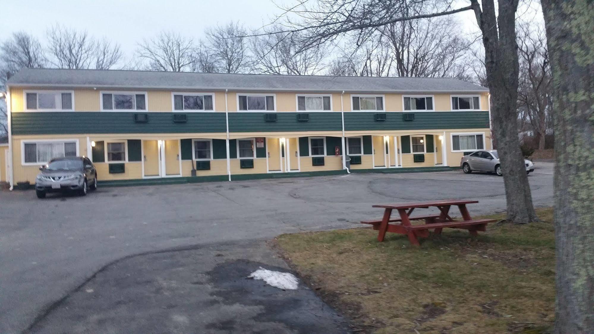 Dartmouth Motor Inn Buitenkant foto
