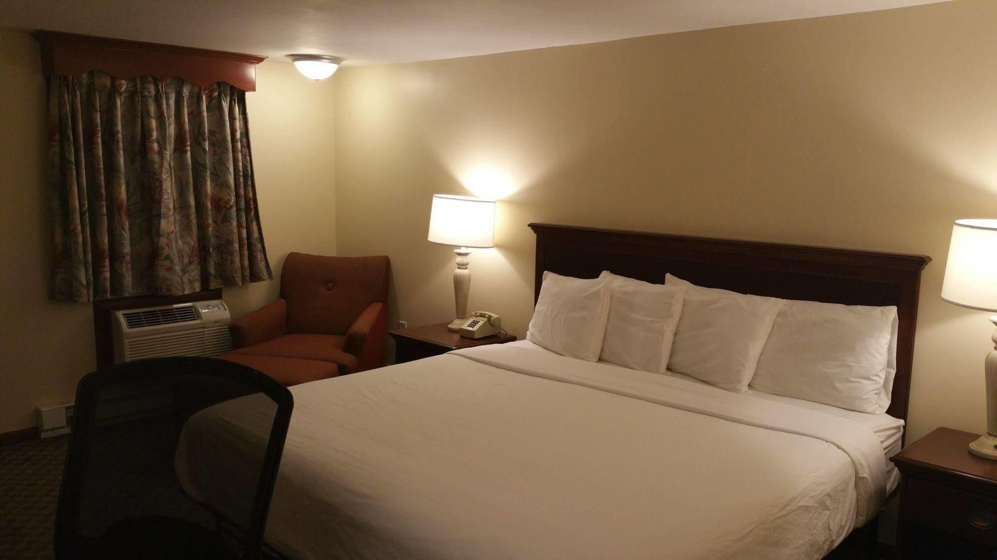 Dartmouth Motor Inn Buitenkant foto
