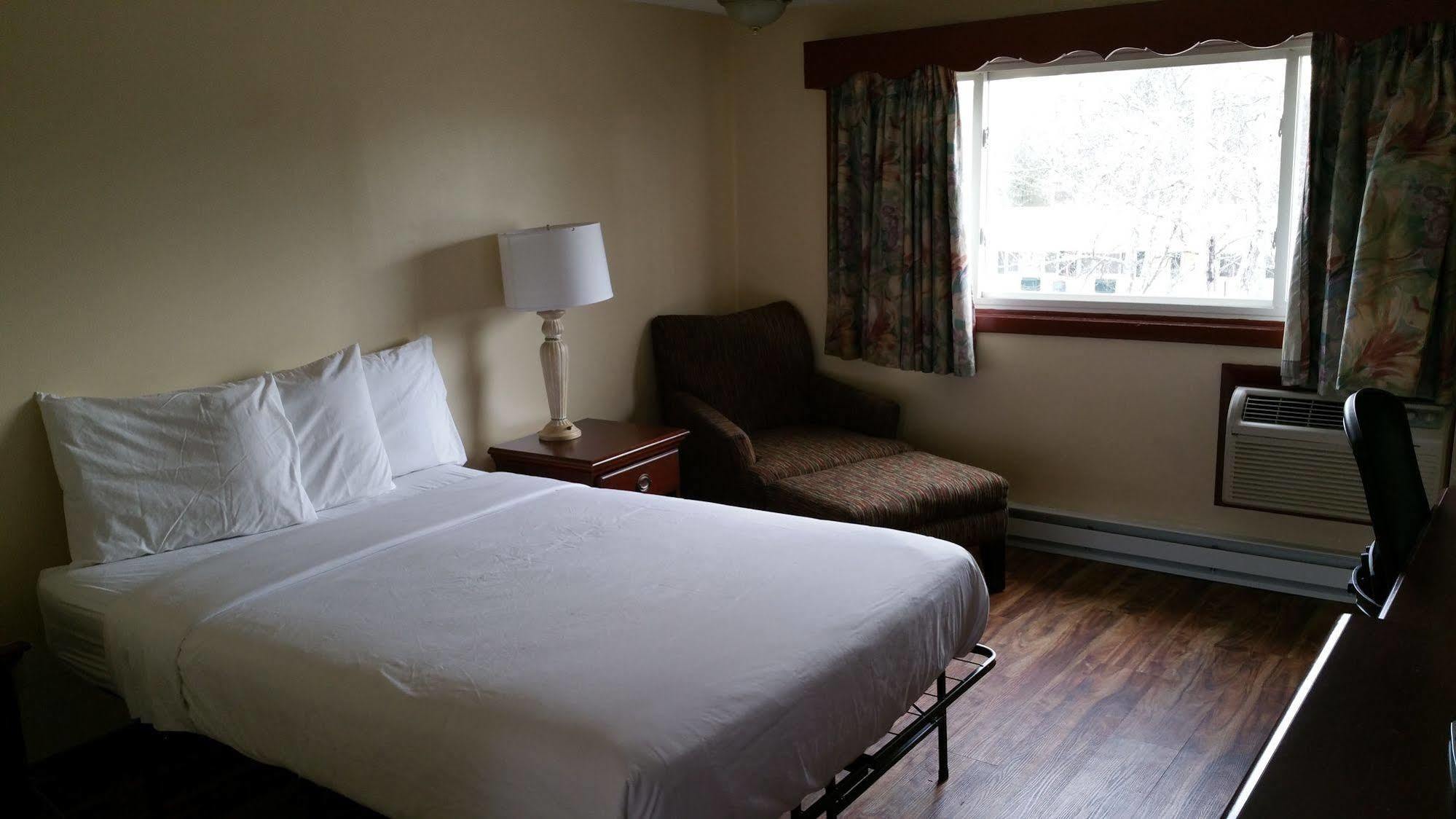 Dartmouth Motor Inn Buitenkant foto